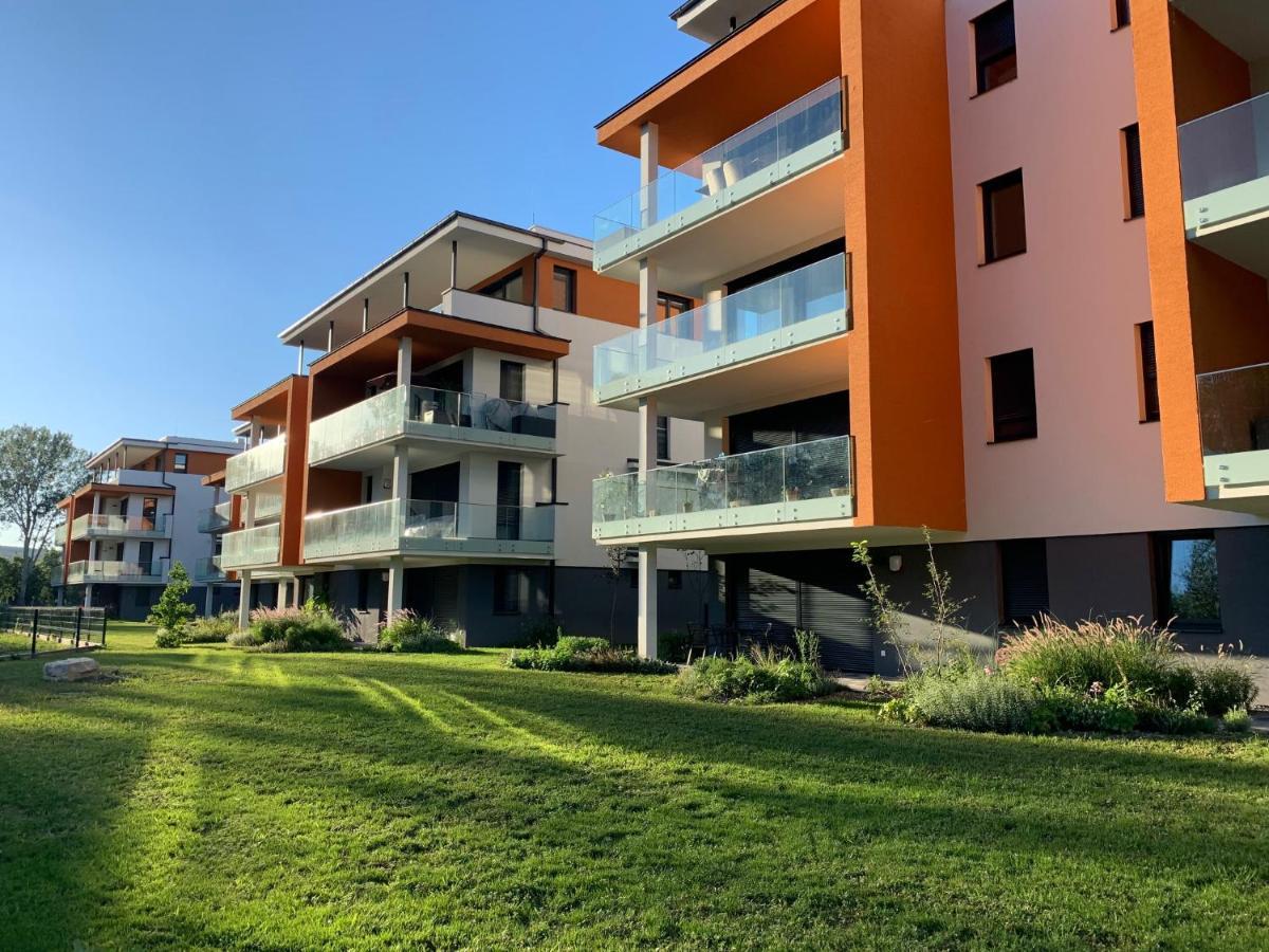 Fuzliget Surf Garden Lägenhet Balatonfůzfő Exteriör bild